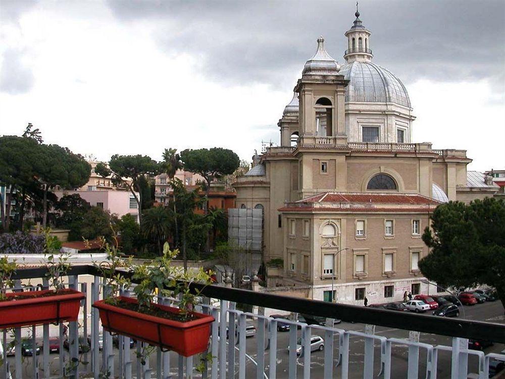 Beyou Hotel Ponte Milvio Rome Exterior photo